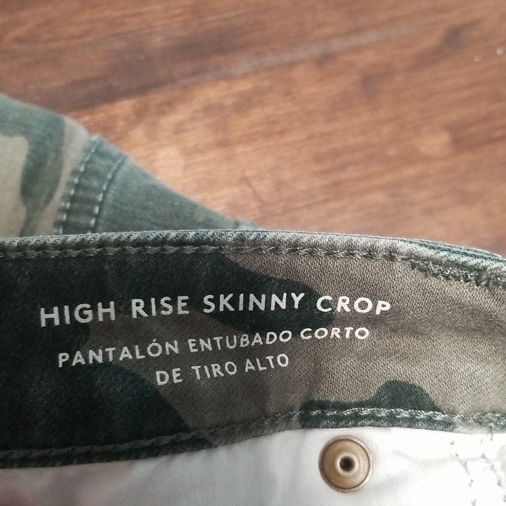 Universal Thread Camo High Rise Skinny Crop Size 10 - Picture 5 of 5